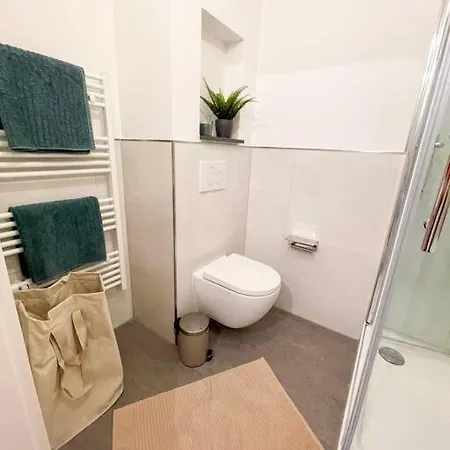 Moderne Stadtruhe 2-zi-apartment Mit Privat-parkplatz Lüneburg